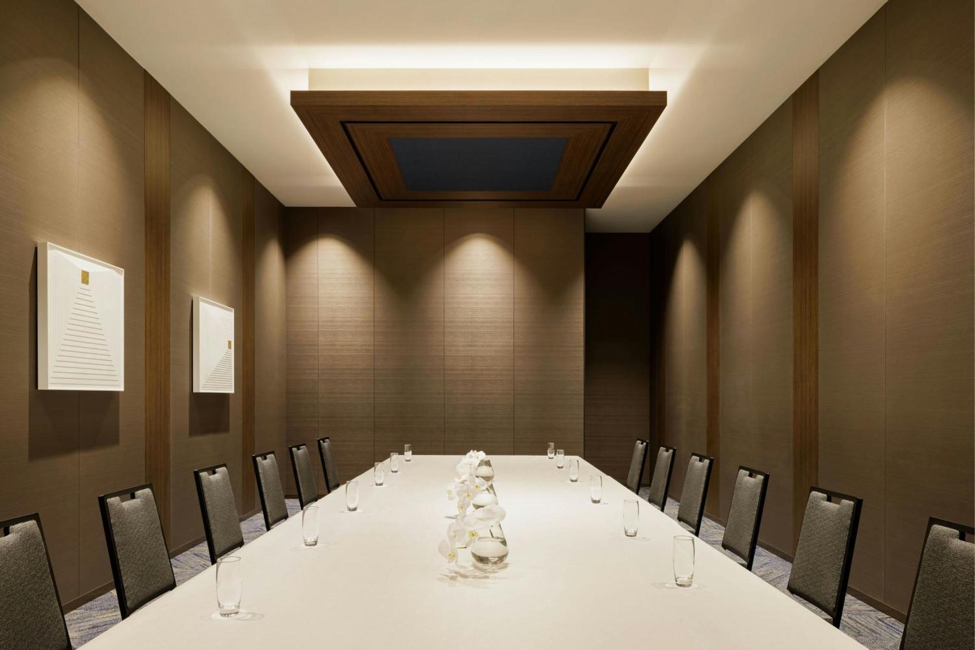 The Osaka Station Hotel, Autograph Collection 外观 照片