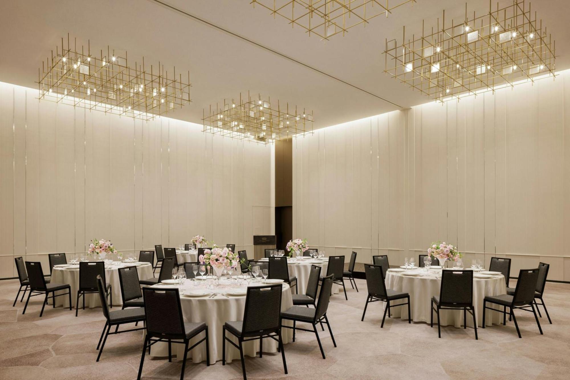 The Osaka Station Hotel, Autograph Collection 外观 照片
