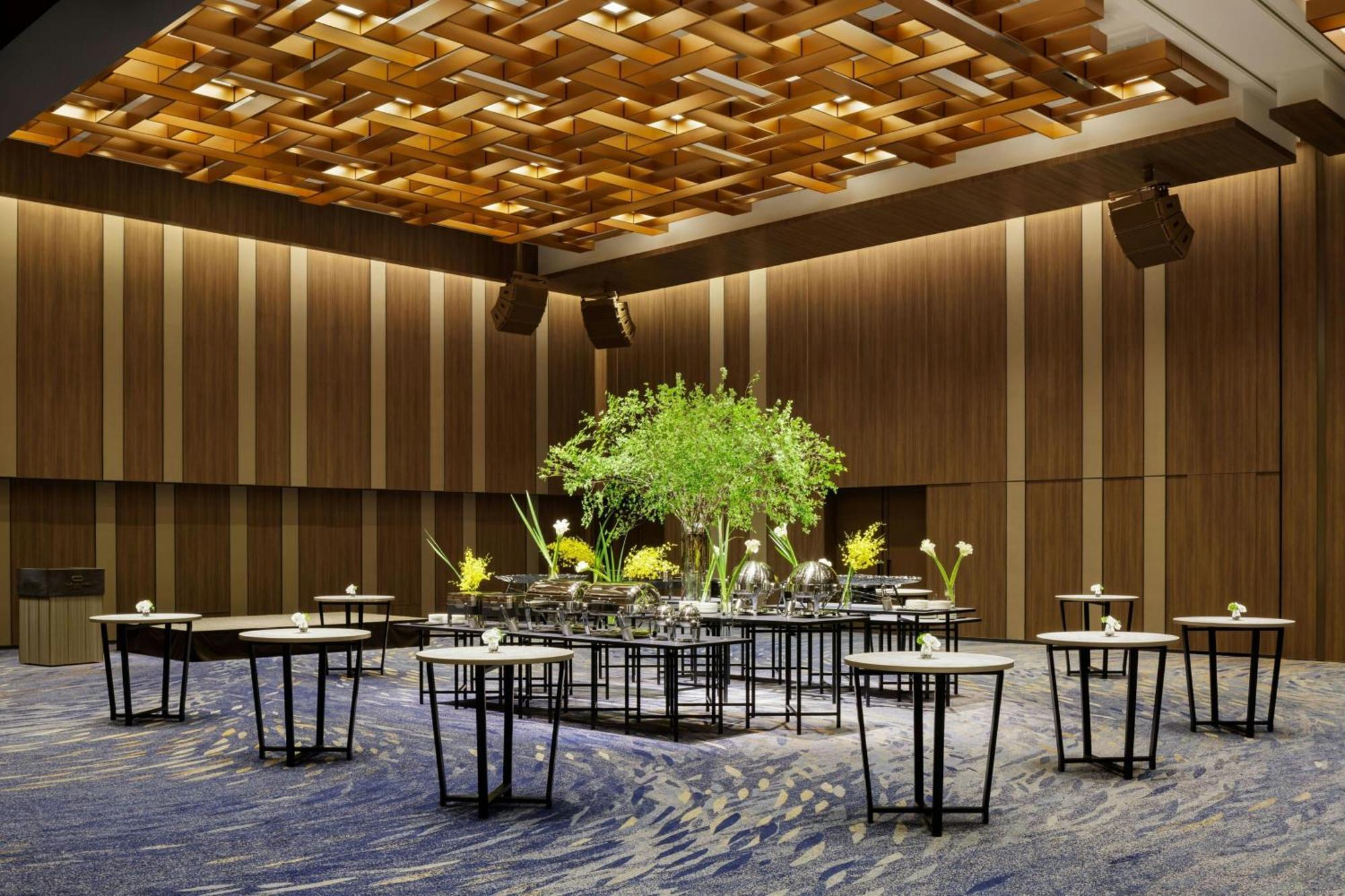 The Osaka Station Hotel, Autograph Collection 外观 照片